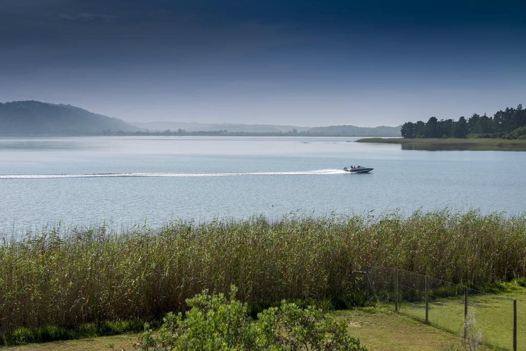 Lakeside Lodge & Spa Седжфилд Экстерьер фото