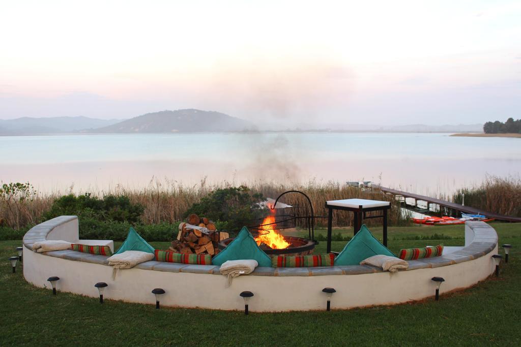 Lakeside Lodge & Spa Седжфилд Экстерьер фото